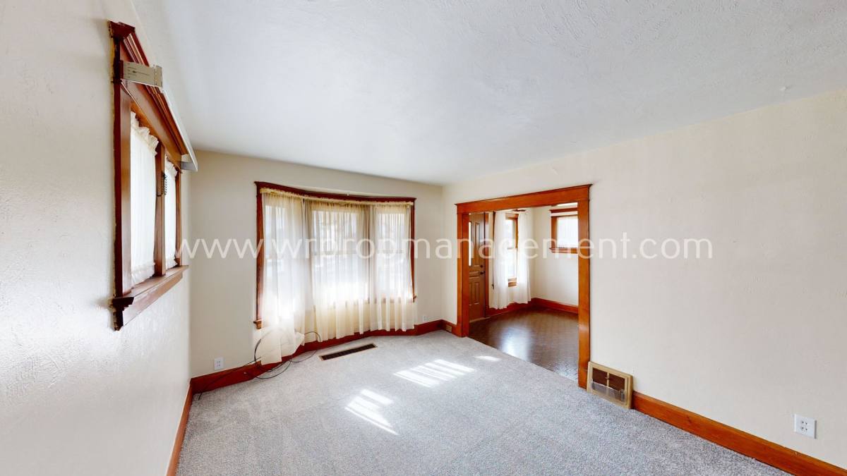 House for rent at 335 Raymer Blvd, Toledo, OH 43605