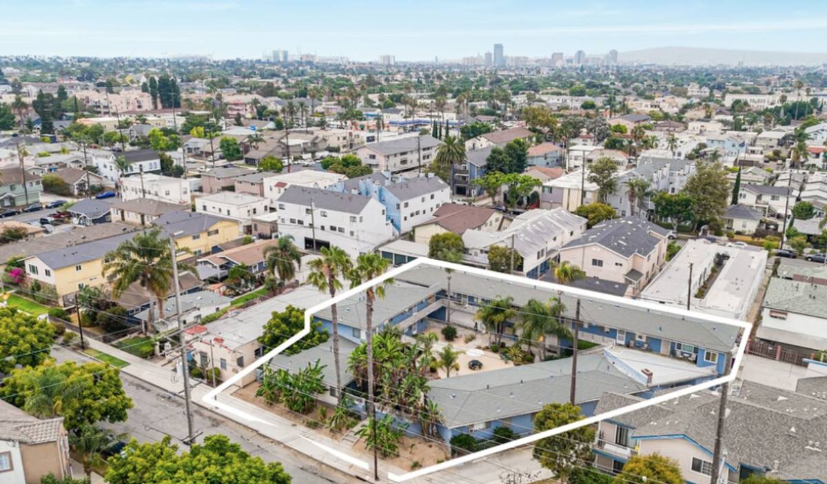 Apartment for rent at 1055 Loma Ave, Long Beach, CA 90804
