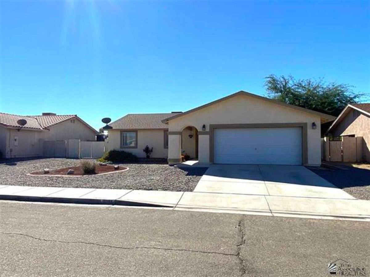 House for rent at 11281 E 27th St, Yuma, AZ 85367