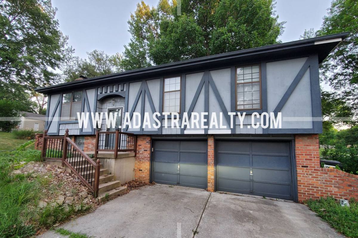 House for rent at 11811 W 67th St, Shawnee, KS 66203