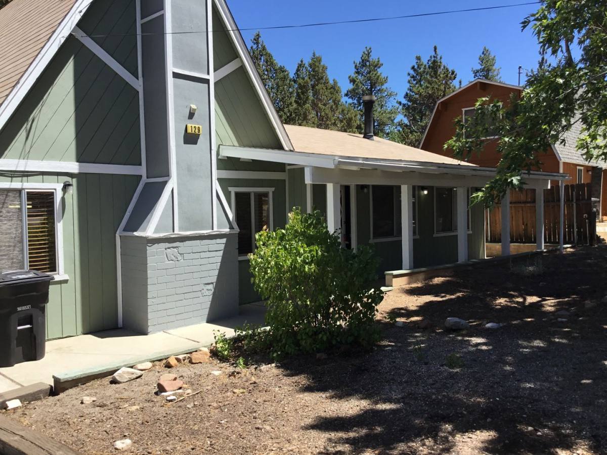 House for rent at 129 Maple Lane, Sugarloaf, CA 92386