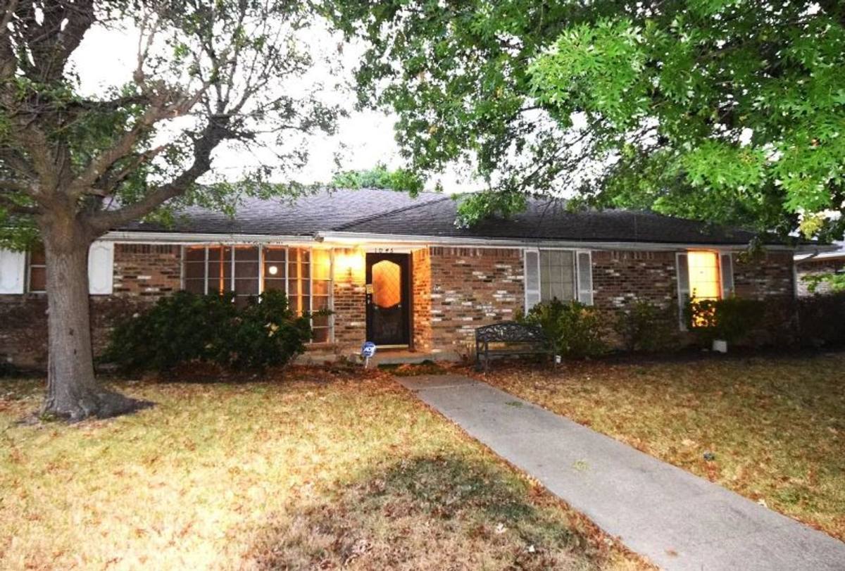 House for rent at 1045 Briarwood Lane, Desoto, TX 75115