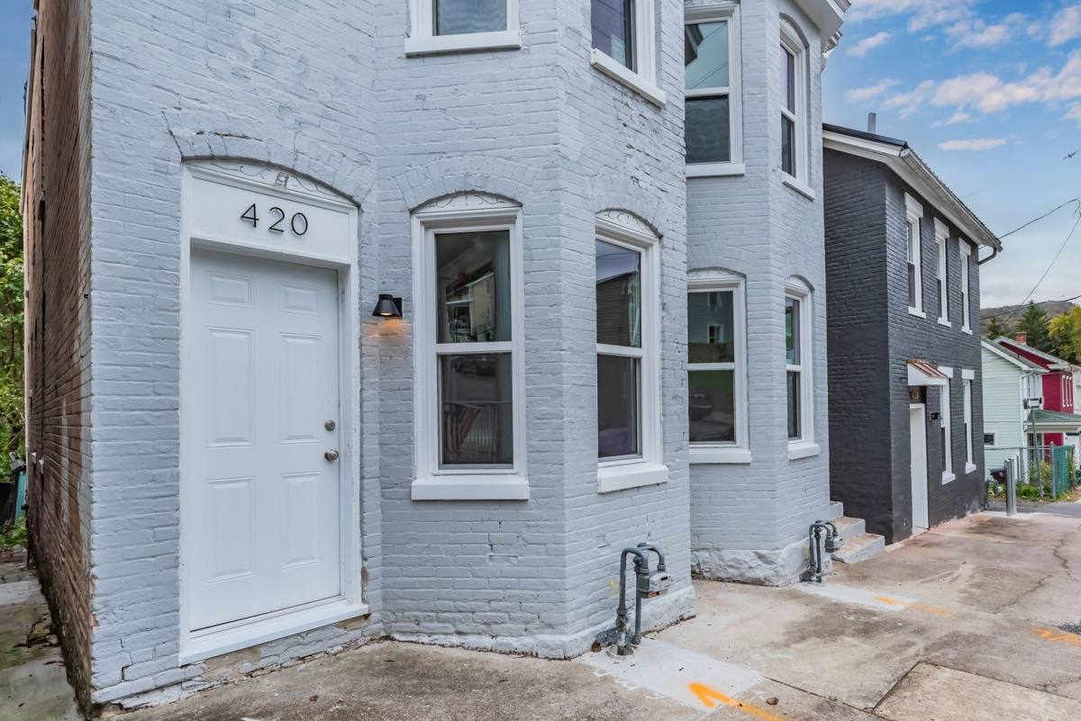 Apartment for rent at 420-422 Walnut St, Cumberland, MD 21502