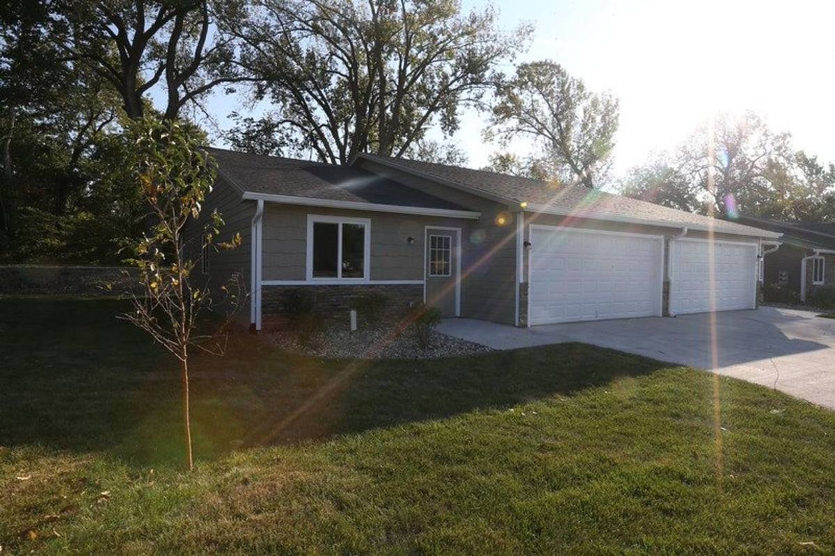 Apartment for rent at 1010 Washington St, Marshalltown, IA 50158
