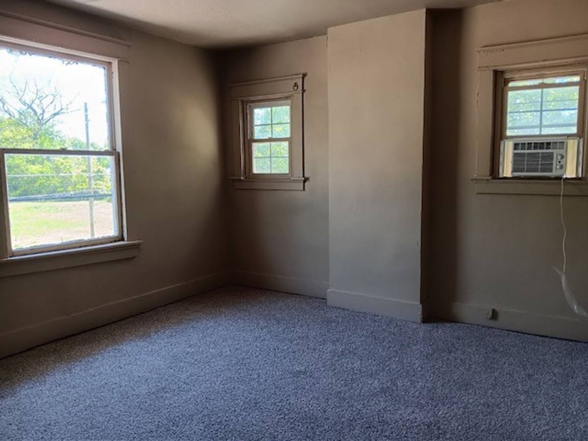Apartment for rent at 1301 Walnut St, Hopkinsville, KY 42240