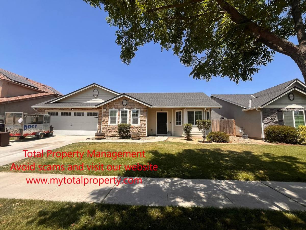 House for rent at 2526 Bell Port Ave, Tulare, CA 93274