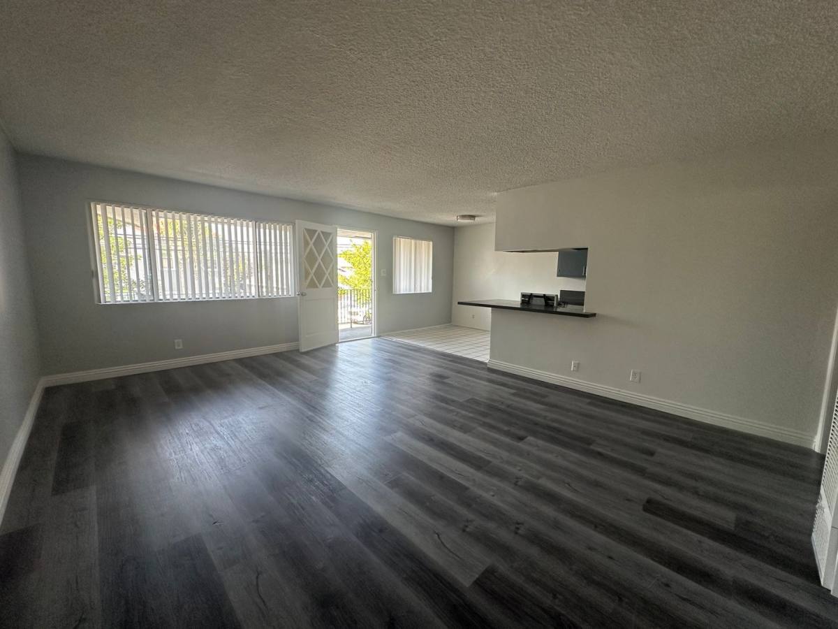 Apartment for rent at 1746 10th St, Long Beach, CA 90813