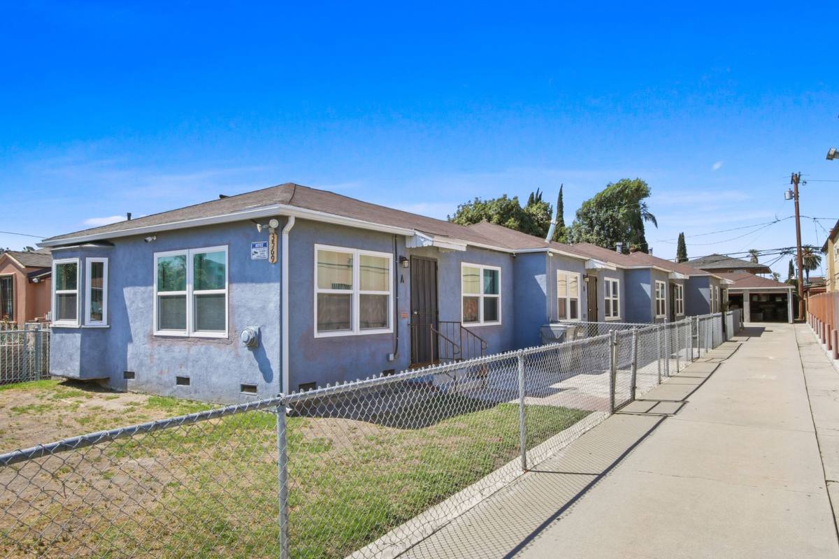 Apartment for rent at 3569 Mulford Ave, Lynwood, CA 90262