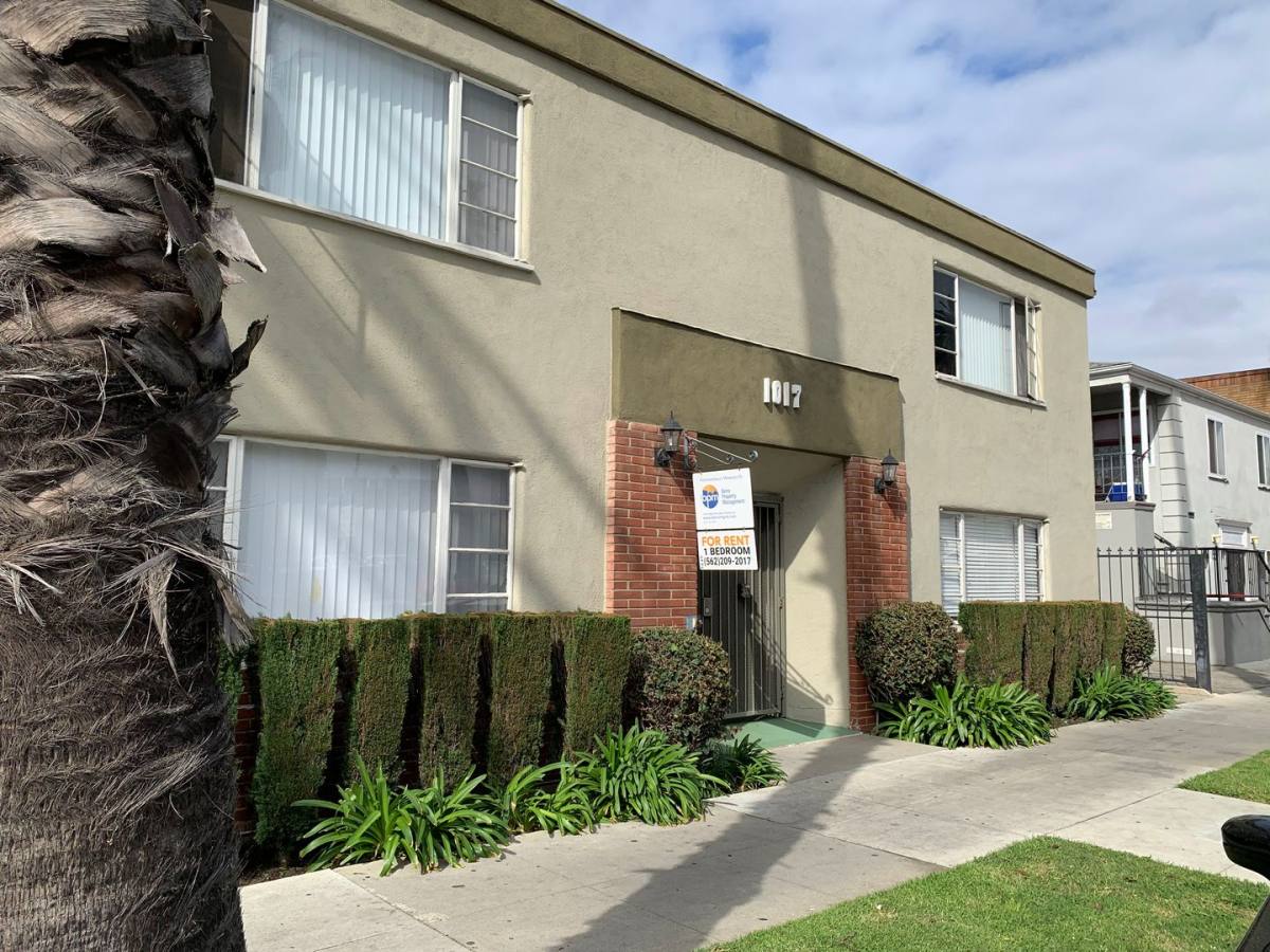 Apartment for rent at 1017 Pacific Ave, Long Beach, CA 90813