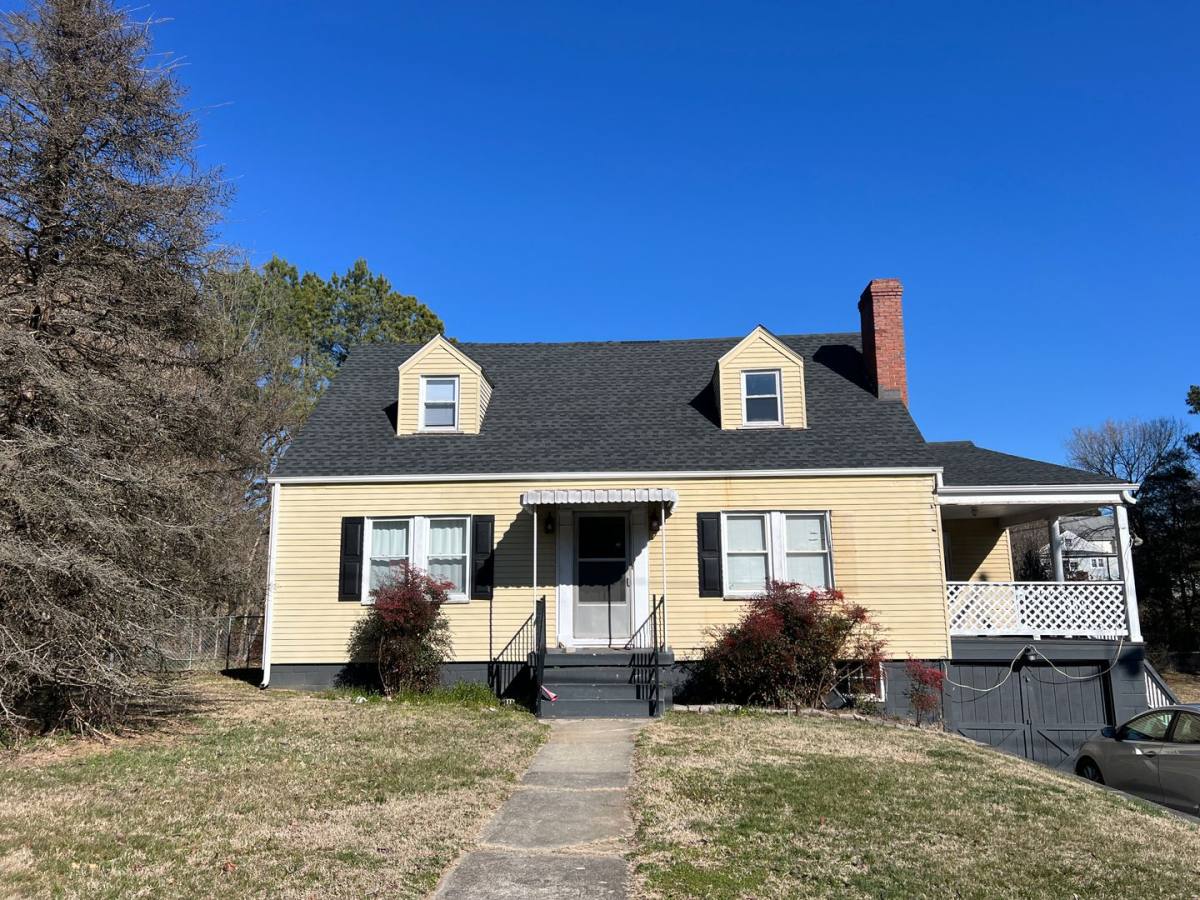 Apartment for rent at 1806 E Third St, Farmville, VA 23901