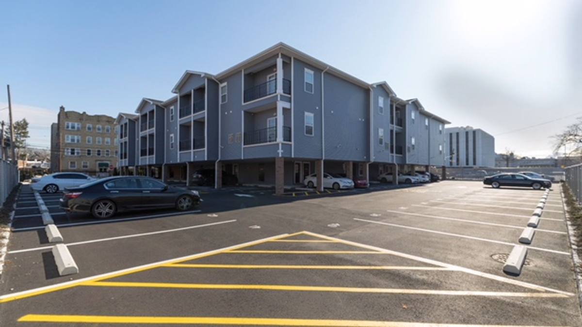 Apartment for rent at 406 Westminster Ave, Elizabeth, NJ 07208