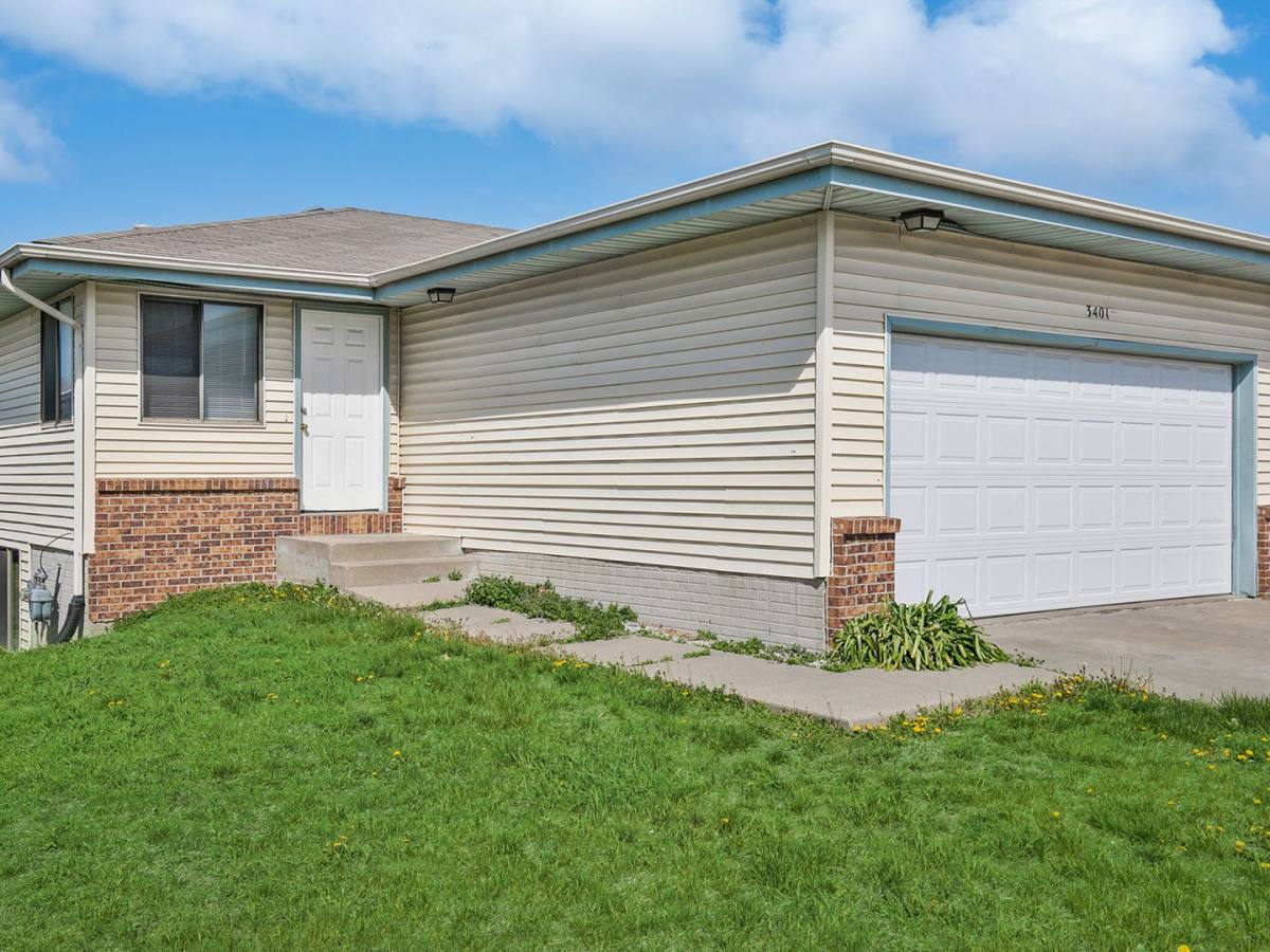 Apartment for rent at 3401-3403 N, Lincoln, NE 68521