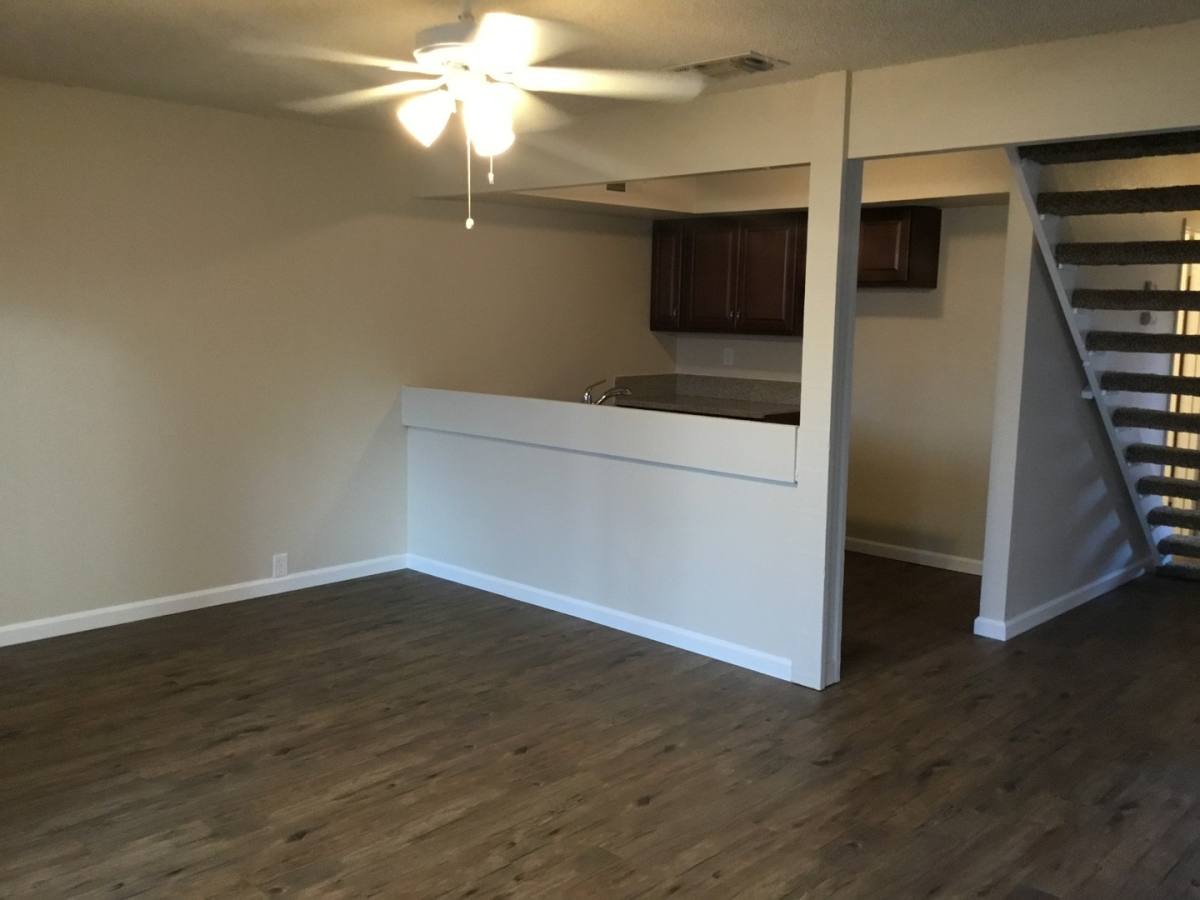 Apartment for rent at 366 E El Paso Ave, Fresno, CA 93720