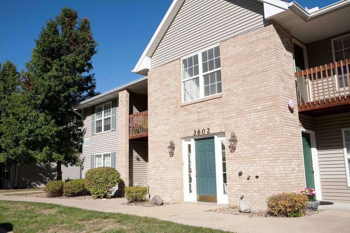 Apartment for rent at 3601 N Kingston Dr, Peoria, IL 61604