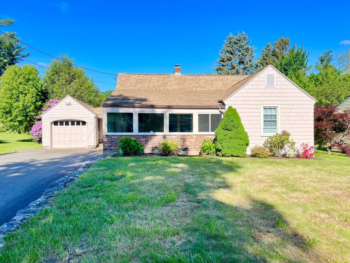House for rent at 609 Hunting Hill Ave, Middletown, CT 06457