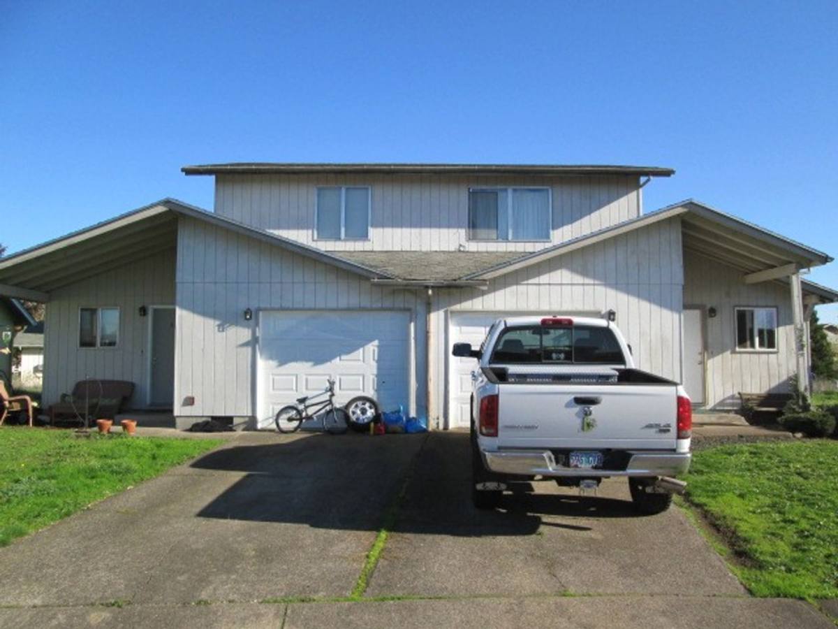 Apartment for rent at 89 & 91 U St, Springfield, OR 97477