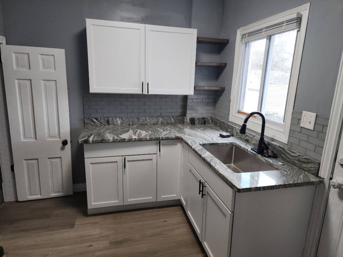 Apartment for rent at 1624 Macomber St, Toledo, OH 43606