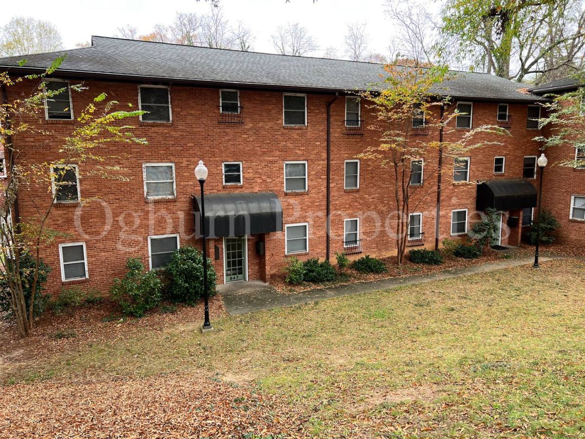 Apartment for rent at 841, 843, 845 847 W, Winston Salem, NC 27101