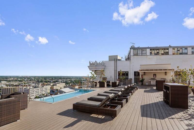 Apartment for rent at 925 Common St, New Orleans, LA 70112