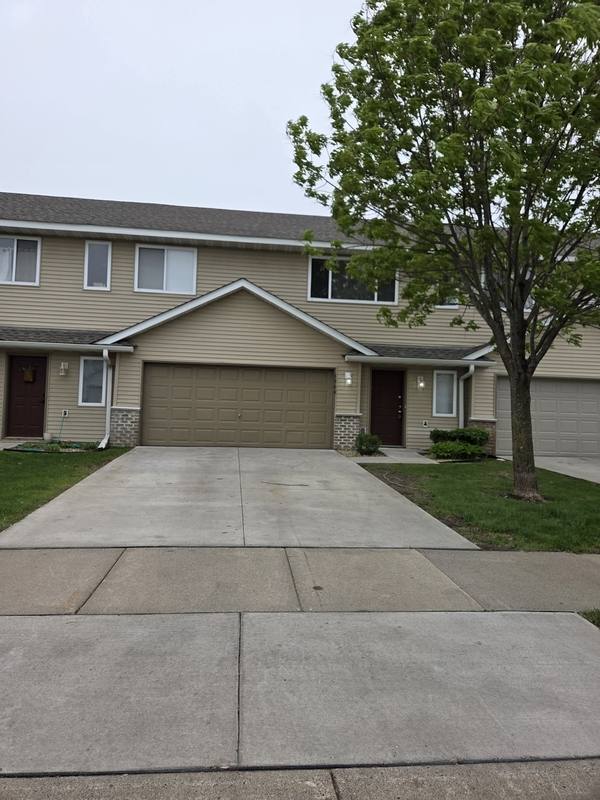 Townhouse for rent at 6960 91st St NE, Monticello, MN 55362