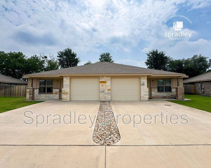 Townhouse for rent at 1542 Brazos Rd, Little River Academy, TX 76554