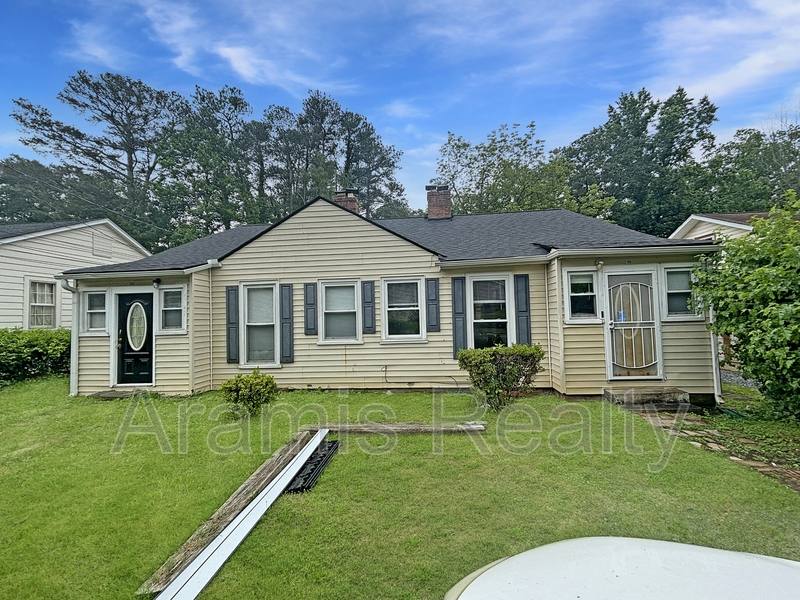 House for rent at 190 W Dixie Ave SE, Marietta, GA 30008