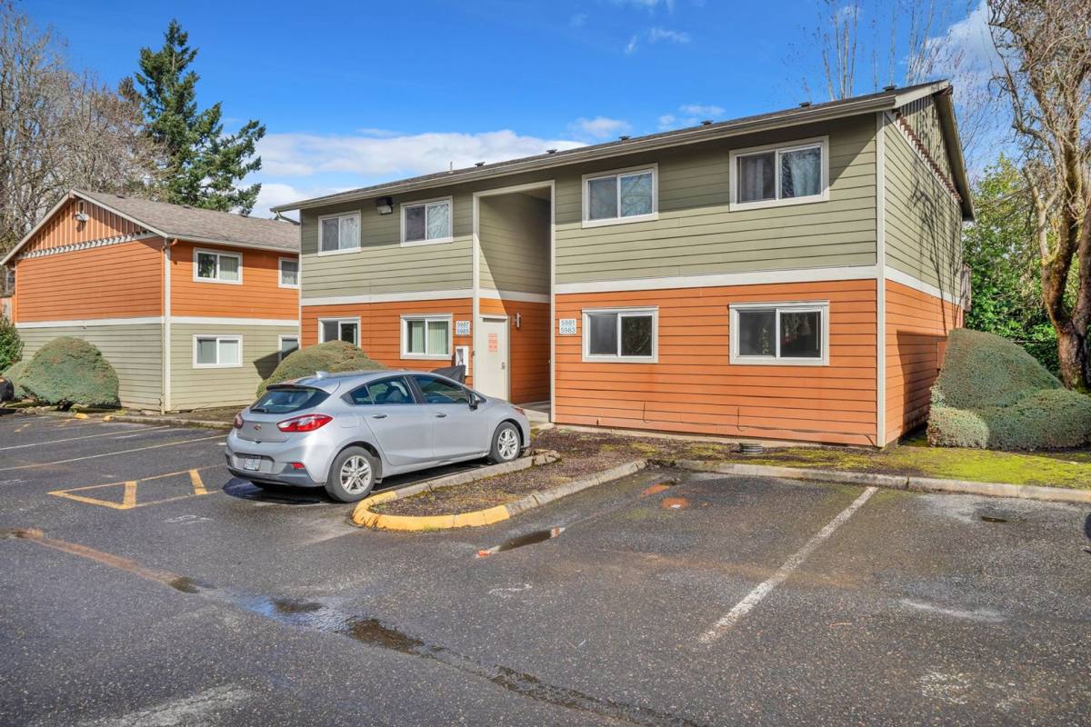 Apartment for rent at 6033 N Fessenden St, Portland, OR 97203