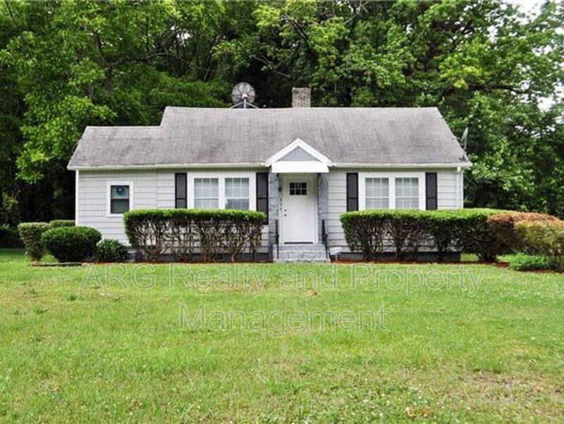 House for rent at 354 Hamilton E Holmes Dr NW, Atlanta, GA 30318