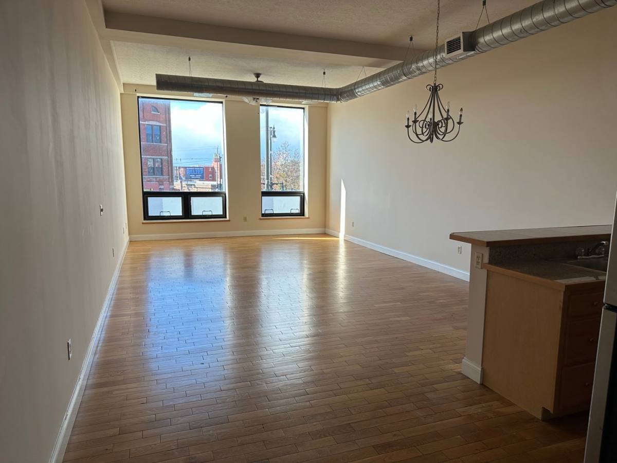 Apartment for rent at 466 N Salina St, Syracuse, NY 13203