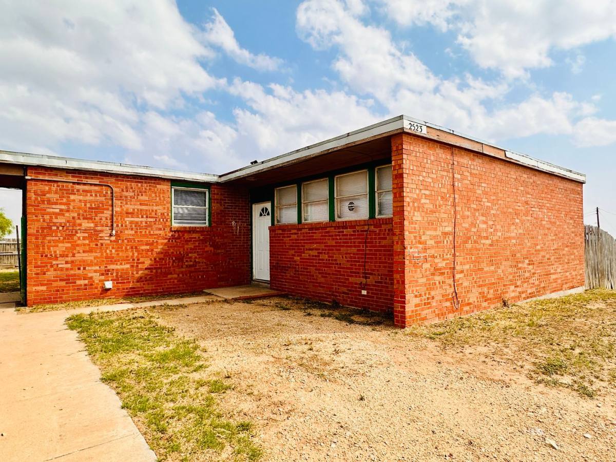 House for rent at 2523 Dow Dr, Big Spring, TX 79720