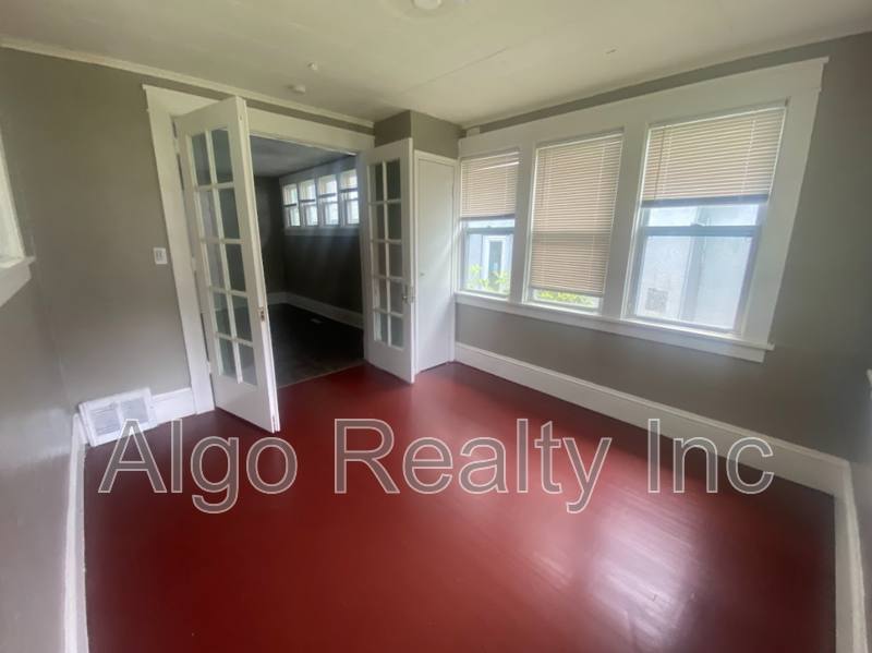 House for rent at 2511 Logan Ave N, Minneapolis, MN 55411