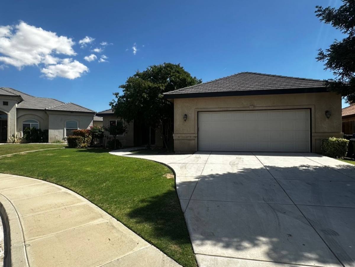House for rent at 11109 Wilkesboro Court, Bakersfield, CA 93306