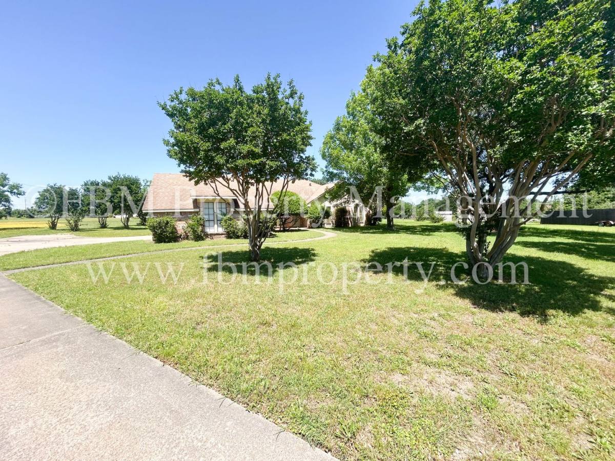 House for rent at 103 Oak Creek Court, Waxahachie, TX 75165