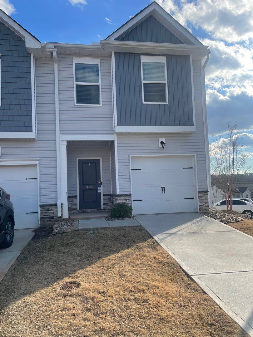Townhouse for rent at 300 Laurel Park Dr, Greenville, SC 29607