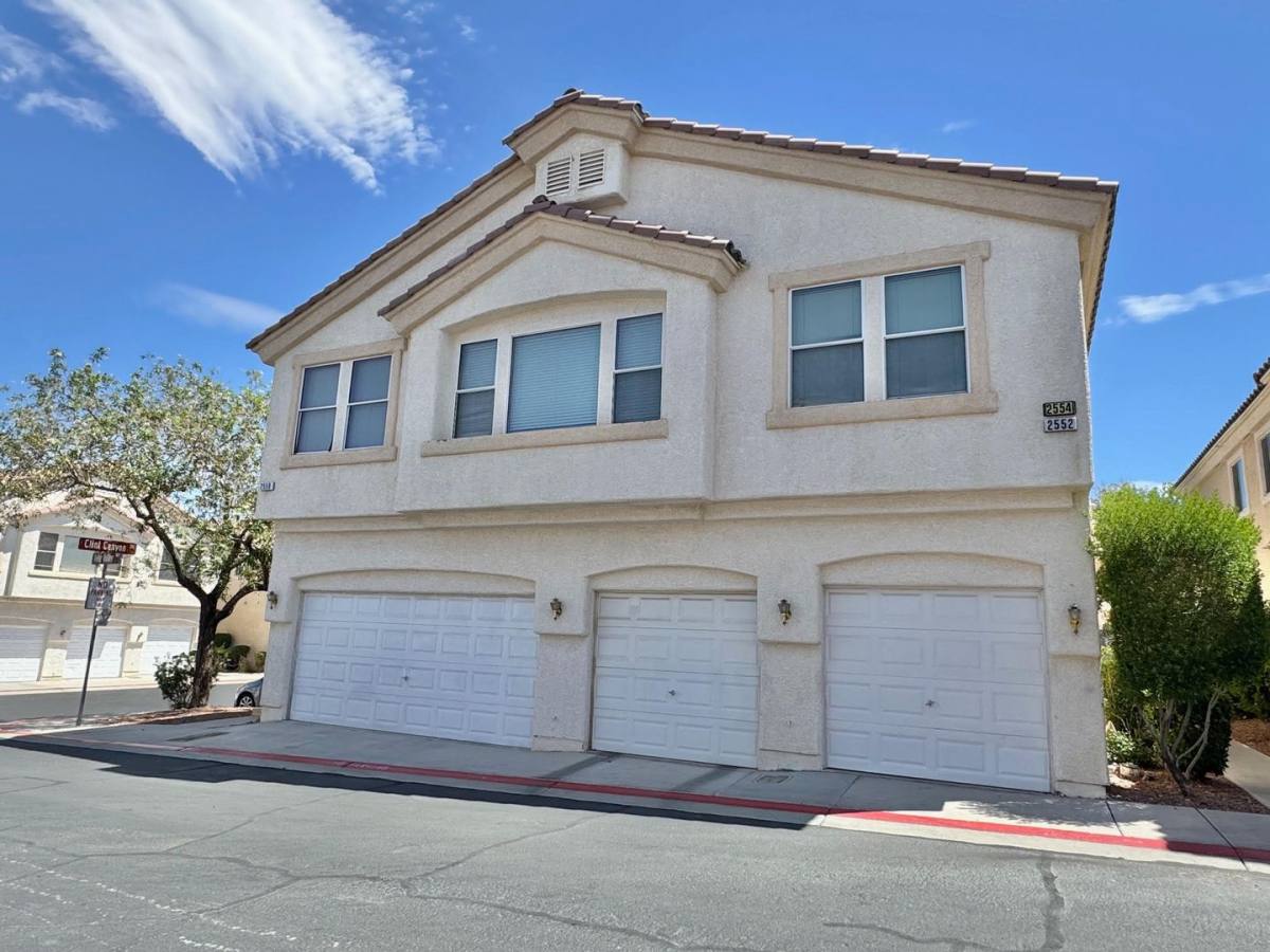 Townhouse for rent at 2554 Velez Valley Way, Henderson, NV 89002