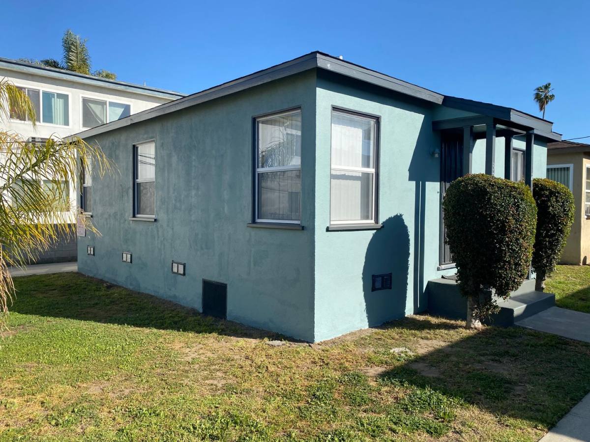 Apartment for rent at 320-322 W Regent St, Inglewood, CA 90301