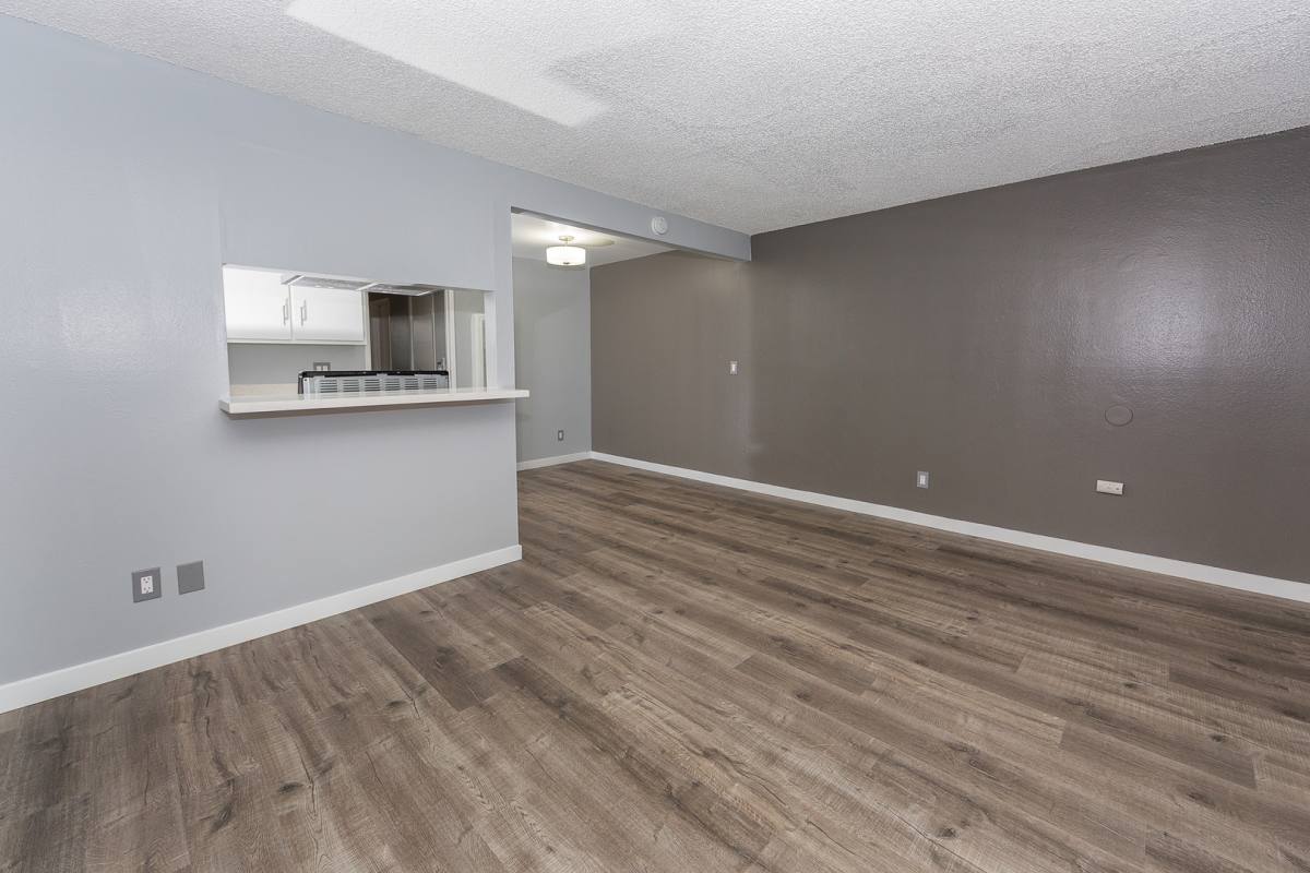 Apartment for rent at 2455 Pasadena Ave, Long Beach, CA 90806