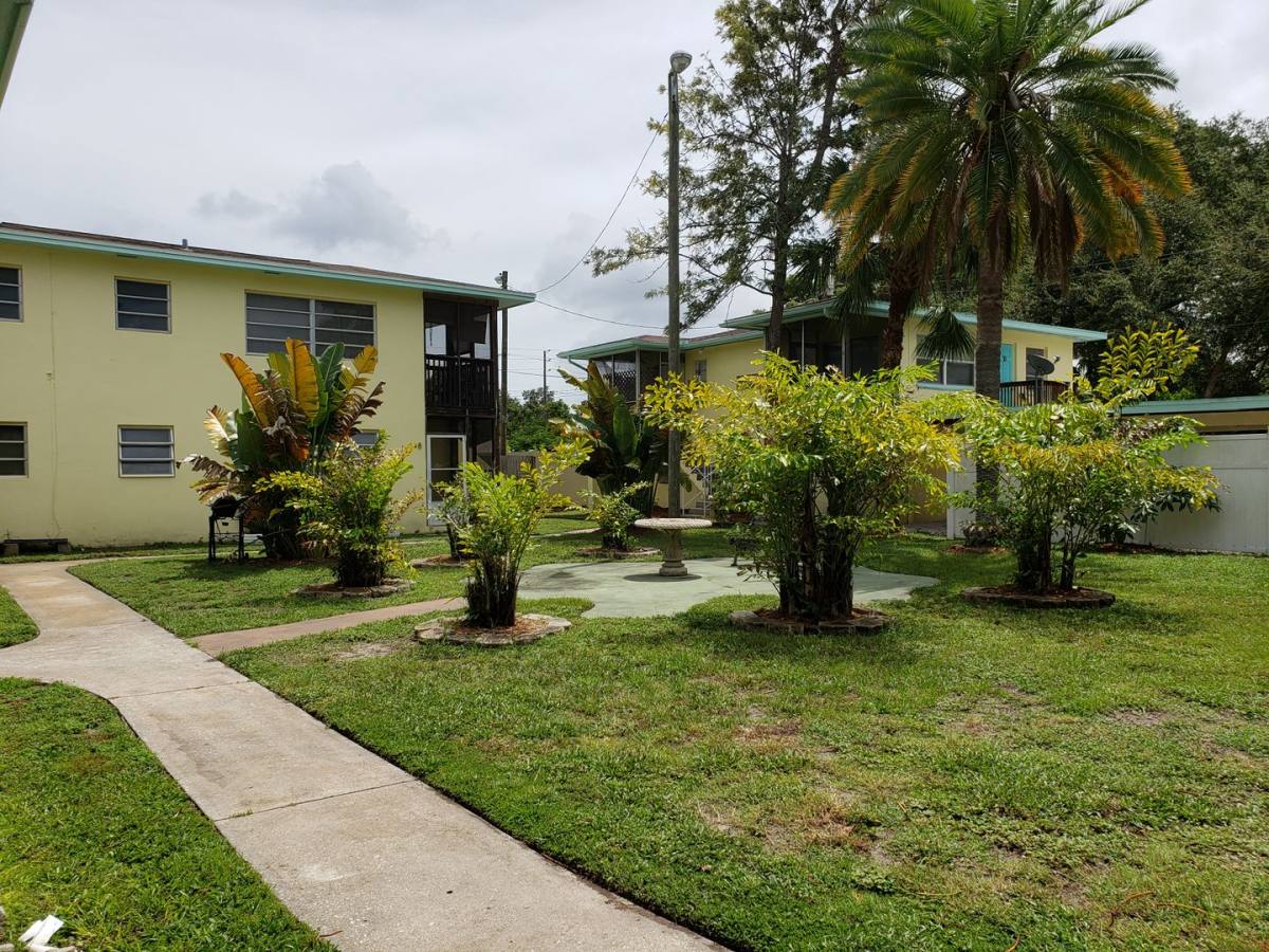 Apartment for rent at 5618 Gulfport Blvd, Saint Petersburg, FL 33707