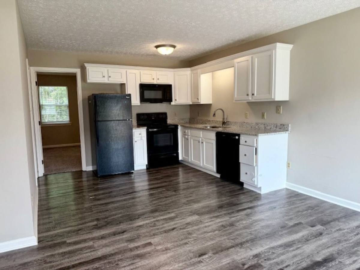 Apartment for rent at 2021 Hickory St, Bowling Green, KY 42101