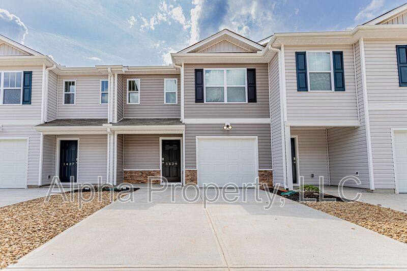 Townhouse for rent at 1429 N Cardiff Trail, Spartanburg, SC 29301