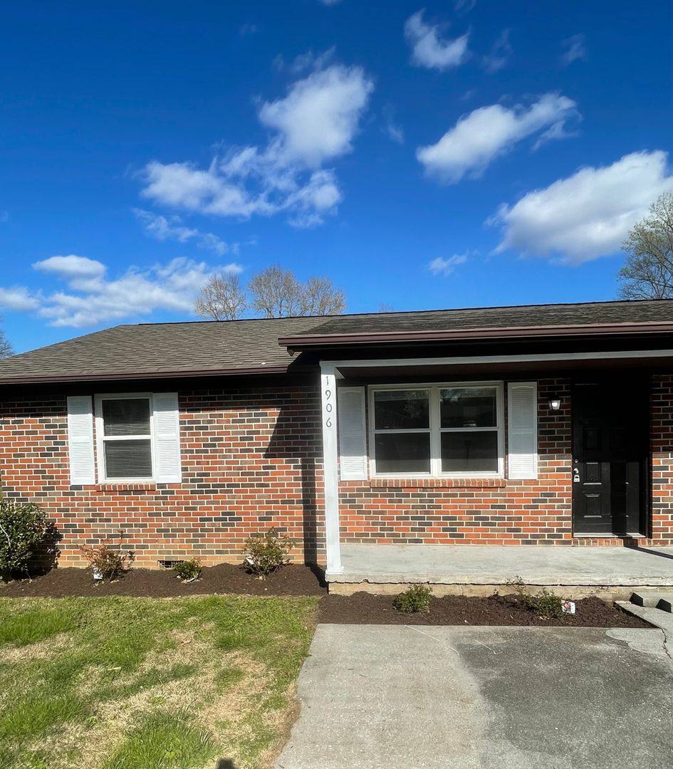 Townhouse for rent at 1906 Meadowview Lane, Knoxville, TN 37932