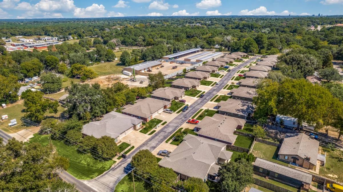 Townhouse for rent at 12400 Kara Lynn Place, Tyler, TX 75704