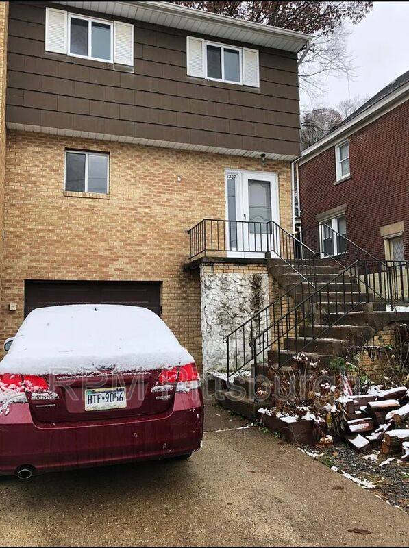 House for rent at 1207 Pine Hollow Rd, McKees Rocks, PA 15136