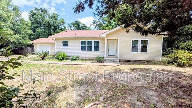 House for rent at 3826 N 11th Ave, Pensacola, FL 32503
