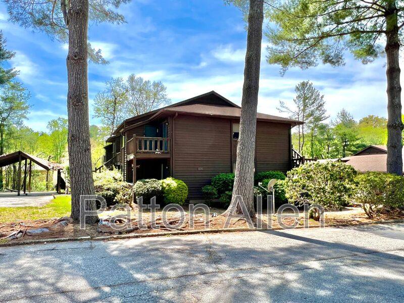 Apartment for rent at 530 Courtwood Lane #5, Hendersonville, NC 28739
