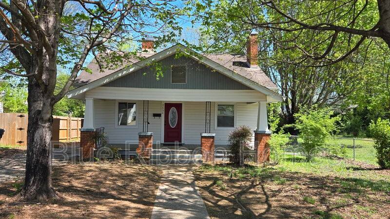 House for rent at 2634 Barton St, Knoxville, TN 37917
