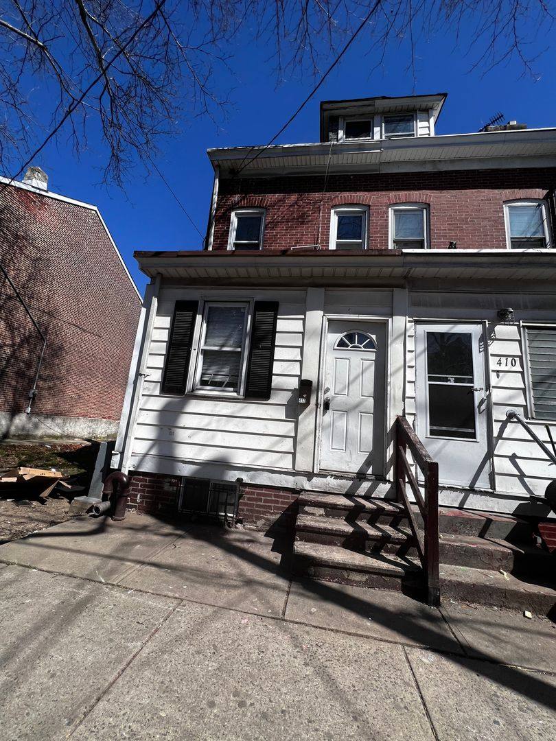 House for rent at 412 Stuyvesant Ave, Trenton, NJ 08618
