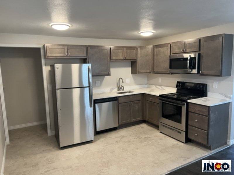 House for rent at 2904 W Chenango Ave, Englewood, CO 80110