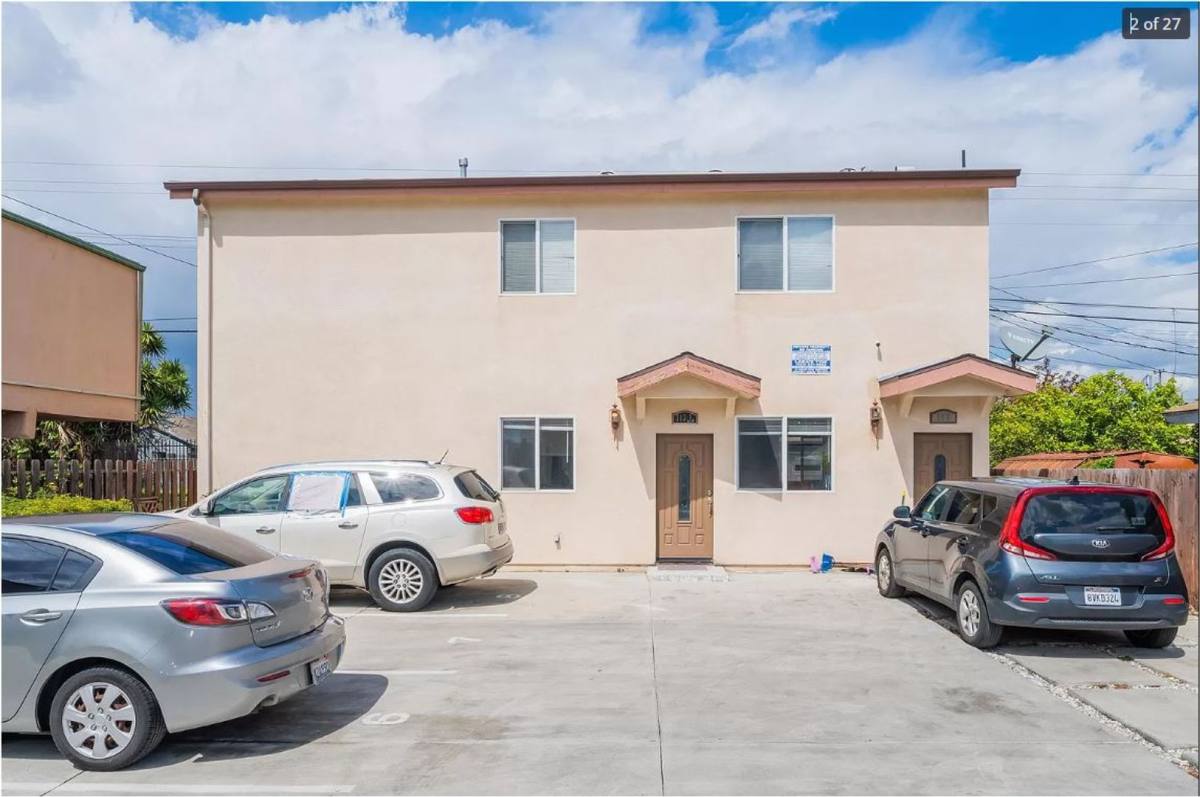 Apartment for rent at 713 W 80th St, Los Angeles, CA 90044