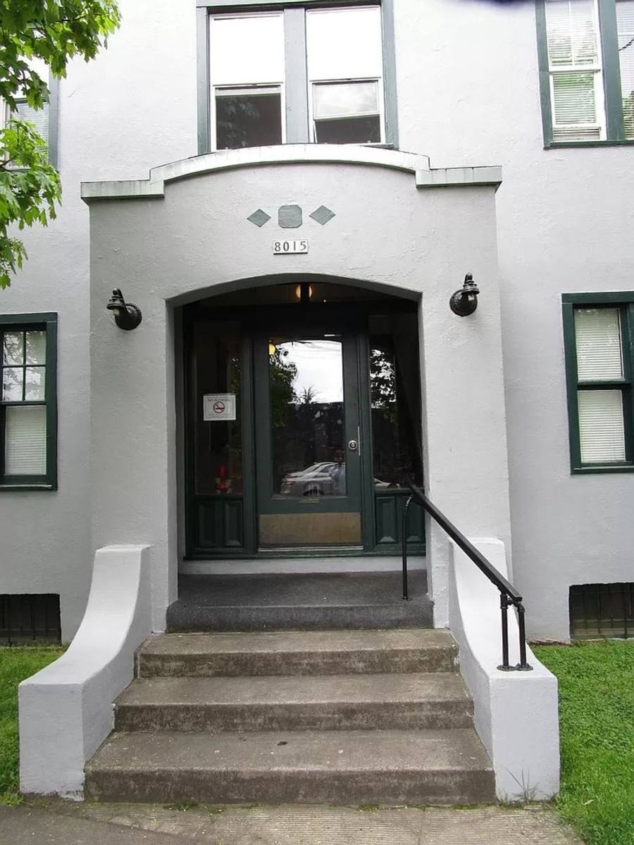 Apartment for rent at 8015 N Lombard St, Portland, OR 97203
